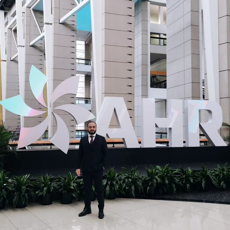 AHR, CHICAGO